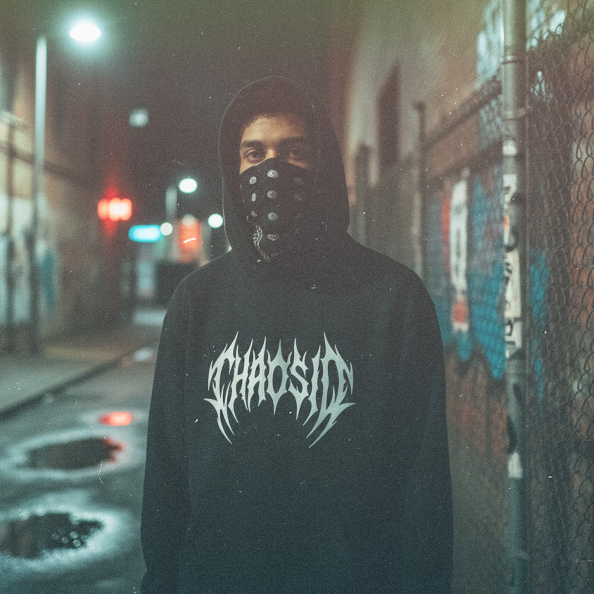 Puill à capuche ChaosID, marque de streetwear lyonnaise